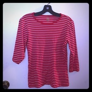 quarter length sleeve shirt- size small